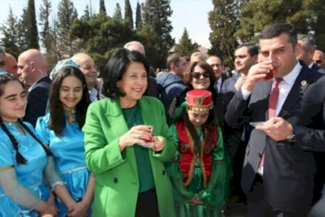    Zurabişvili azərbaycanlılarla rus dilində danışmaq istəmədi   