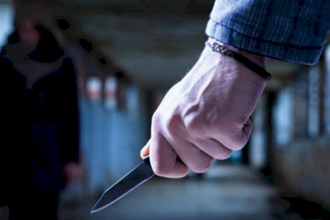    Bacısı ilə şəkil çəkdirəni bıçaqladı   