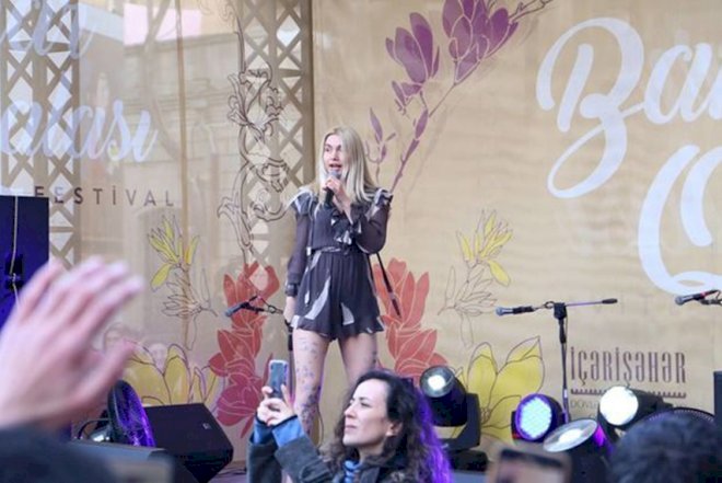    Aleyna Tilki Bakıda konsert verdi    