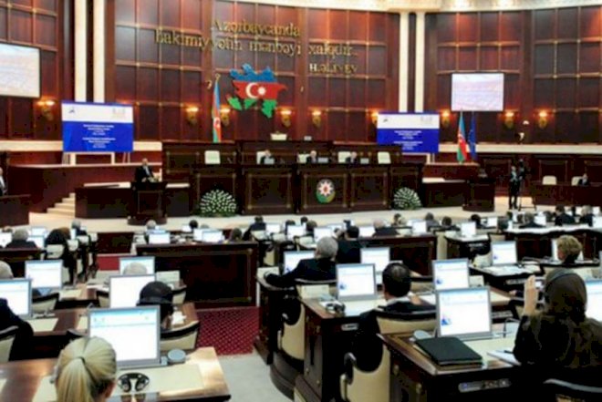    Azərbaycanda məmurların biznes fəaliyyəti qadağan olunmalıdır   
