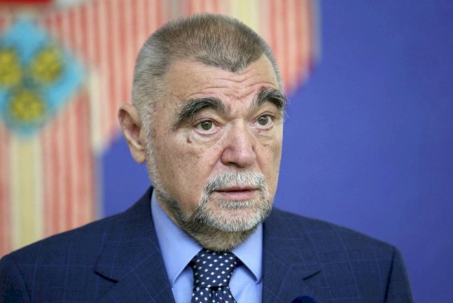    “İlham Əliyev problemlərdən qorunmağa müvəffəq olur”    