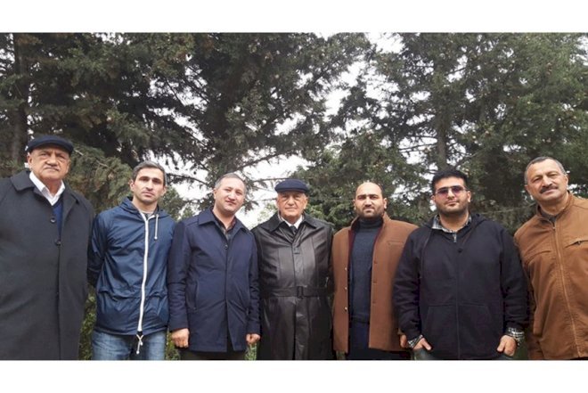   Əli İnsanov həbsxana yoldaşları ilə görüşdü   