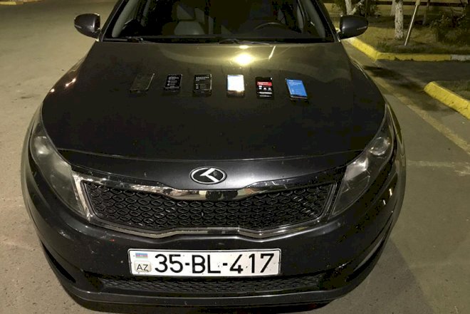    14 mobil telefon gömrükdə saxlanılıb   