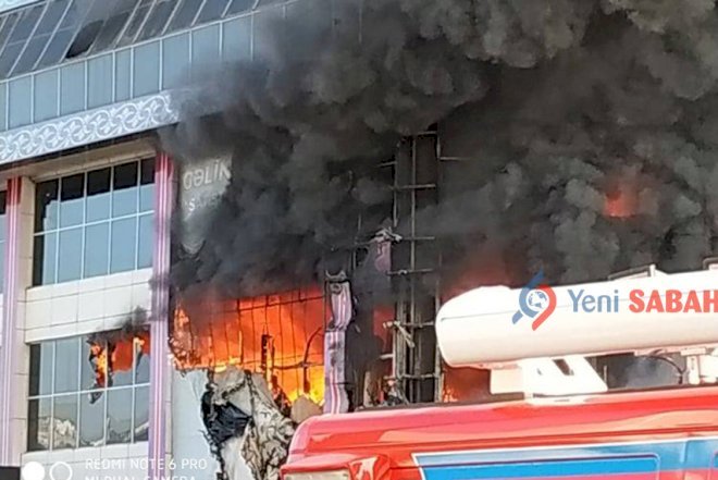    “Vosmoy” bazarı yanır - Foto   