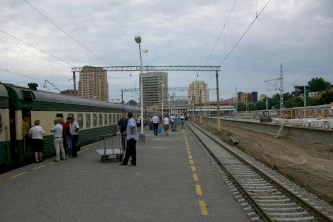   Bayramda qatarla bu qədər sərnişin daşındı   