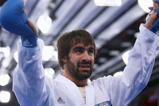    Rafael Ağayev finalda   