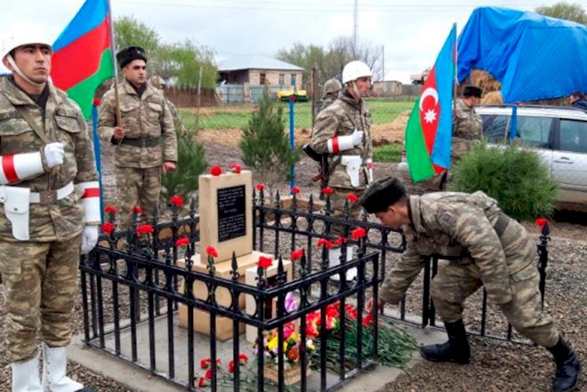    Ermənilərin öldürdüyü Zəhra və nənəsinin abidəsi qoyulub   