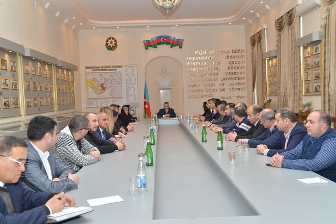    Rövşən Rzayev aprel şəhidlərinin valideynləri ilə görüşdü   