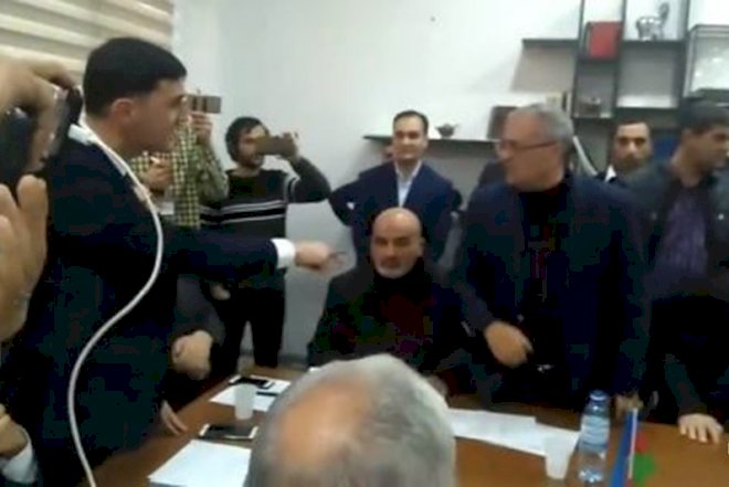    Xalq Hərəkatının toplantısında qarşıdurma   