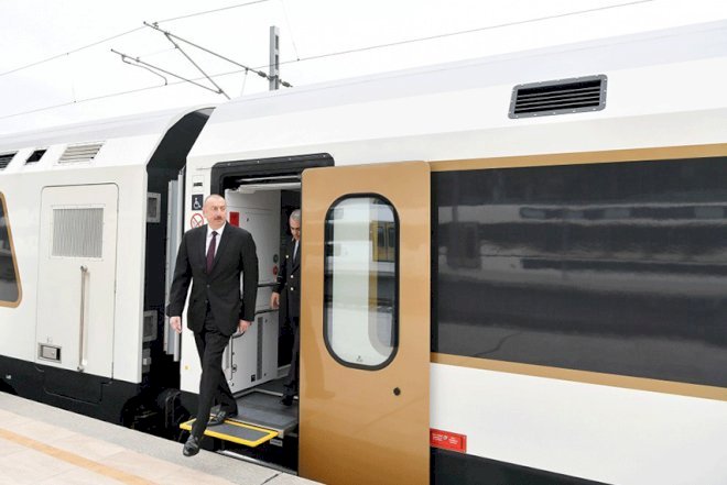    Prezident Bakı-Tbilisi-Qars qatarında - Fotolar   