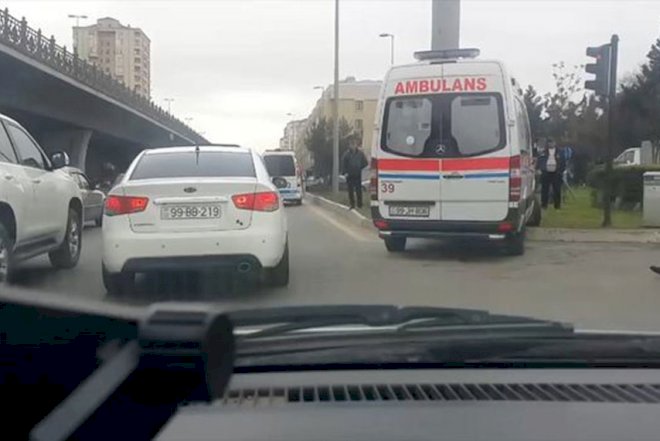    Bakıda təcili yardım maşını qəzaya düşdü - Video   