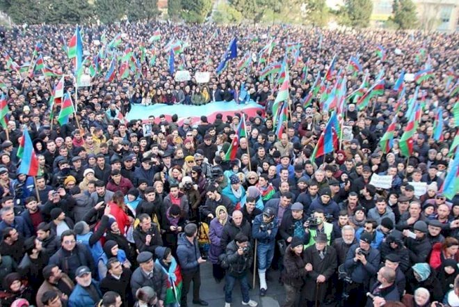    Milli Şura mitinq keçirməkdə israrlıdır   
