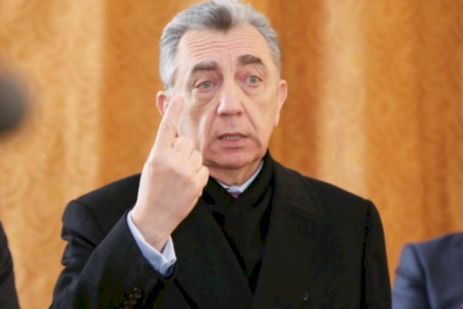    Eldar Əzizov töhmət verdi, icra başçısı işdən çıxardı   