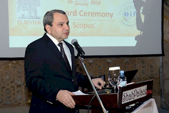    Rektor özəl gününü tələbələrlə keçirdi   