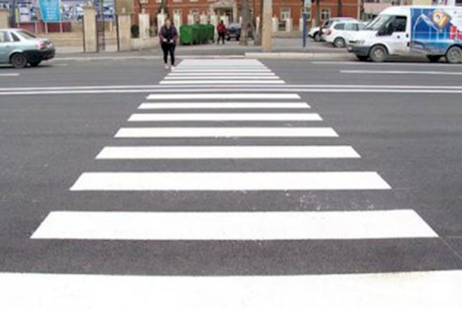   Yolu keçən qadını maşın vurub öldürdü   