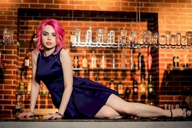    Azərbaycanlı vayner alt paltarı reklamında – Foto/Video   