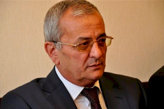    “Əvvəlcə İsgəndərin ətrafını dağıtmaq lazımdı”- Şok yazışma üzə çıxdı   