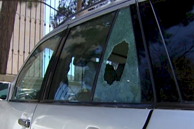    11 avtomobilin şüşəsini  sındırıb oğurluq etdi   