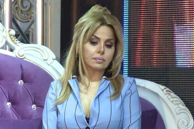    Mətanətin göbəyiaçıq libası tənqid olundu - “Qarnından utanmır“   