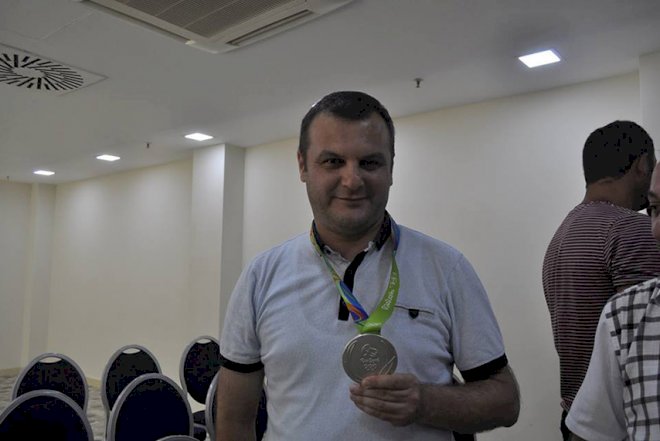    “Akademiyadakı uşaqların gələcəyini məhv etmək olmaz“ - İlkin Xəlilov   