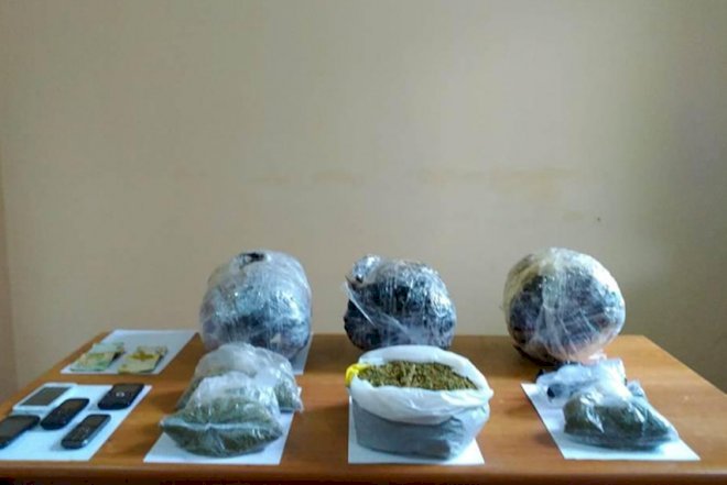    İrandan külli miqdarda narkotik keçirənlər tutuldu   