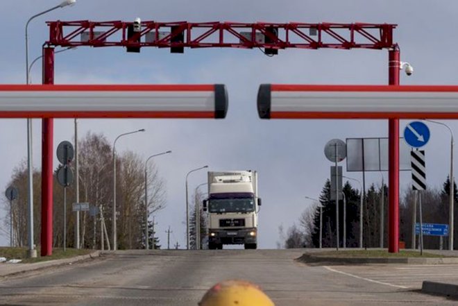    Qadını yük maşınında gizlədib, Rusiyaya keçirmək istədi   