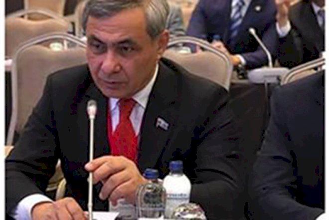    “Mübariz Mənsimov özünü “yaxşı oğlan” kimi göstərmək istəyir” - Deputat   