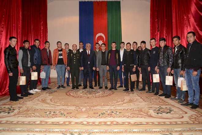   Ehtiyata buraxılmış hərbi vəzifəlilər qarşılandı   