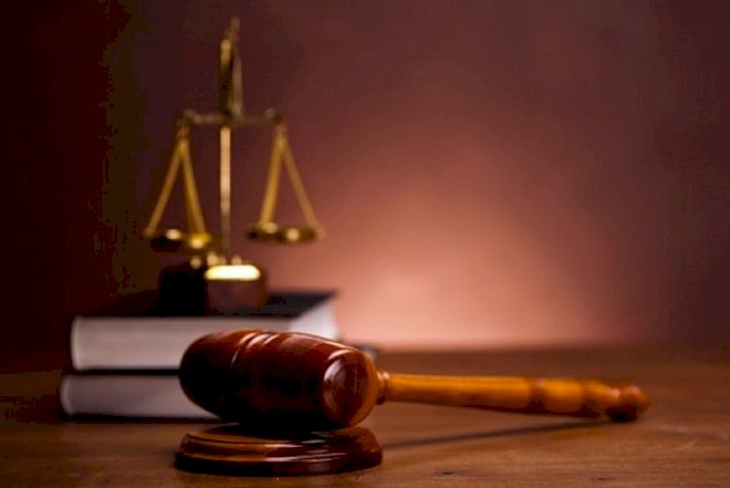    “Reket” baş redaktorun məhkəməsi: 300 manat verib yazını sildirdim   