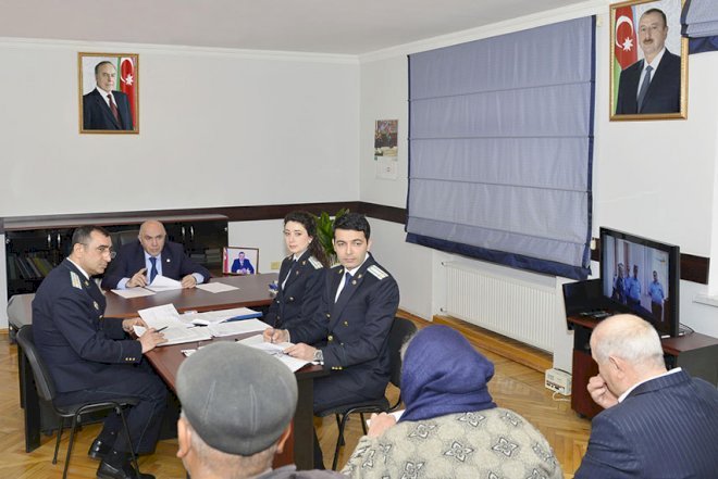    Baş prokuror vətəndaşları qəbul edib   