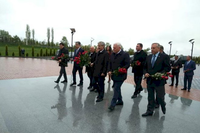    Əli Əhmədov Şəkidəki müşavirədə   