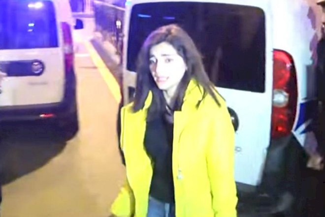    Oğlan dostunu evə gətirən qız FHN və polisi ayağa qaldırdı Video   