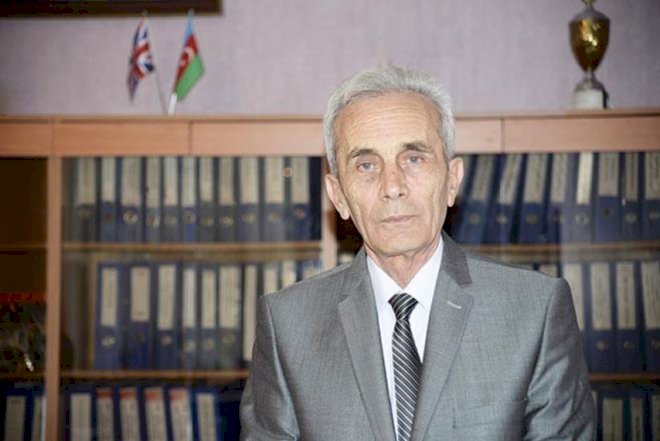    Kamal Abdulla işdən çıxardığı müəllimi onunla əvəzlədi   