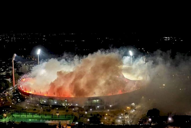    PAOK azarkeşləri şəhəri dumana bürüdü - Video   