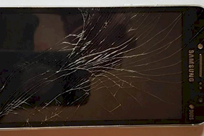    Həbsxanaya telefon keçirmək istədi   