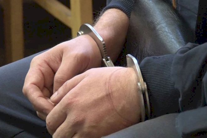    Küçədə zor tətbiq edib 230 manatını aldılar   