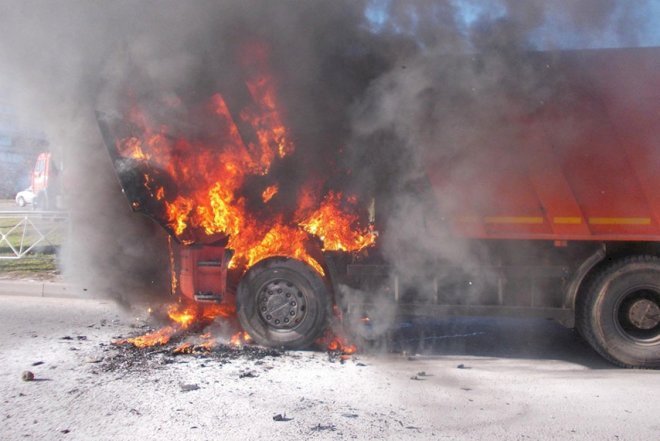    Hacıqabulda “KamAZ“ yanıb   