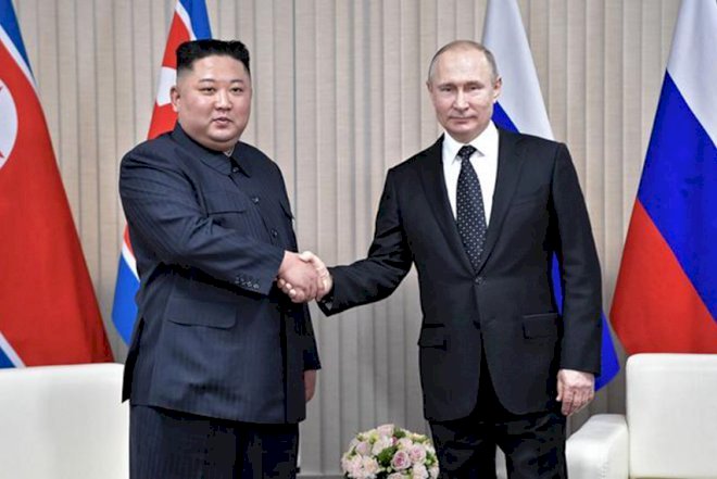    Putin Kim Çenlə görüşdü   