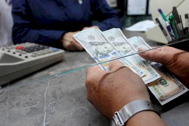    Elman Rüstəmovun 10 min dollardan çox kreditlərlə bağlı açıqlamasına şərh   