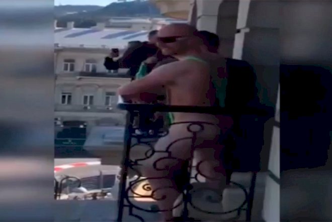   Turist Bakıda “Formula 1“-i çılpaq izlədi - Video (+18)   