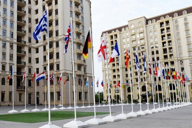    Xarici diplomatların bölgələrə səfəri başlayıb   