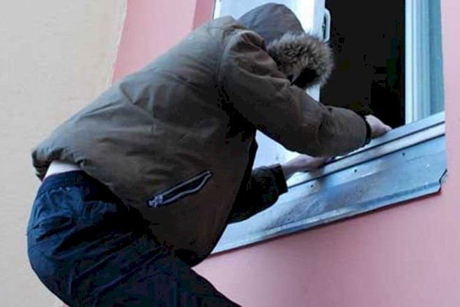    Məktəbdən oğurluq edənlər saxlanıldı   