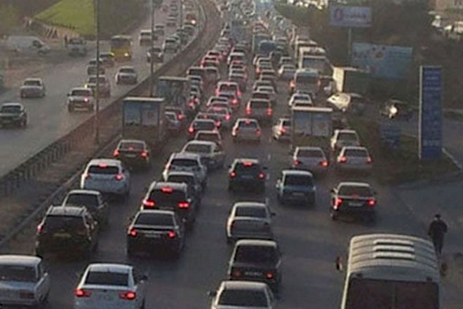    Sumqayıt yolunda böyük tıxac   