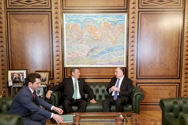    Elmar Məmmədyarov uruqvaylı həmkarı ilə görüşdü   