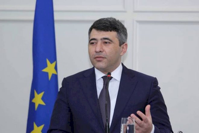    O da Əli İnsanovdan yazdı   