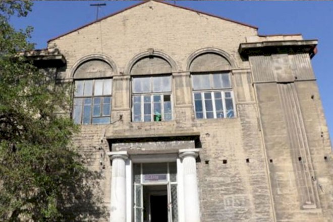    Bakıda kilsə binası sökülür   