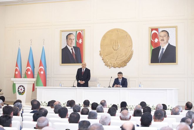    İnam Kərimov  fermerlərlə görüşdü   