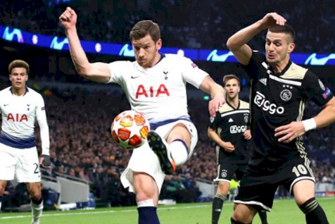   “Tottenhem” finalda   
