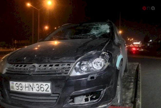    Bakıda dəhşət: Sürücü avtomobili piyadalara çırpdı - Video    