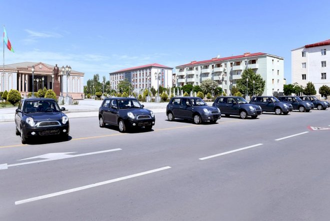    Vasif Talıbov onlara maşın hədiyyə etdi   